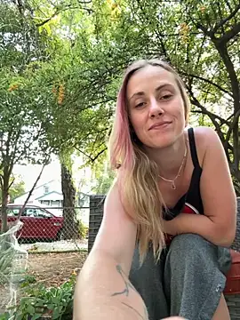 Snapshot of ClumsyLink chatting on September 27, 2025, 2:44 pm ClumsyLink online show from September 27, 2025, 2:44 pm