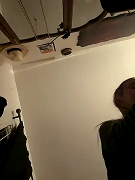 Snapshot of ClumsyLink chatting on October 19, 2025, 4:02 am ClumsyLink online show from October 19, 2025, 4:02 am