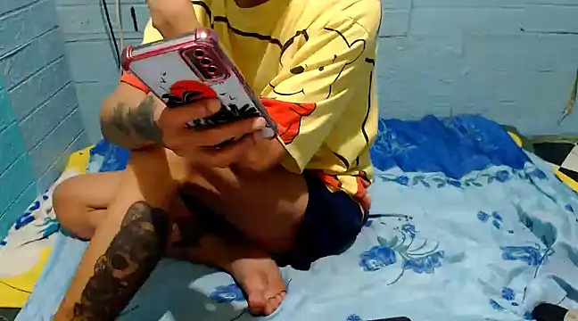 Snapshot of AsianNaughtiesMistress chatting on January 15, 2025, 11:21 am AsianNaughtiesMistress online show from January 15, 2025, 11:21 am