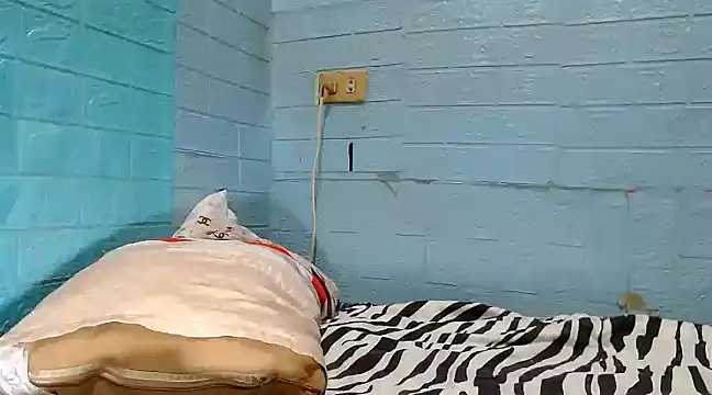 Snapshot of AsianNaughtiesMistress chatting on March 20, 2025, 5:25 pm AsianNaughtiesMistress online show from March 20, 2025, 5:25 pm