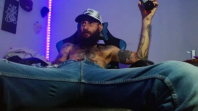 Snapshot of Tatted21xxx chatting on February 28, 2026, 8:10 pm Tatted21xxx online show from February 28, 2026, 8:10 pm