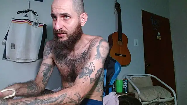 Snapshot of Tatted21xxx chatting on June 25, 2026, 10:36 pm Tatted21xxx online show from June 25, 2026, 10:36 pm