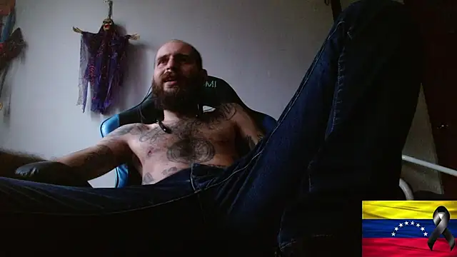 Snapshot of Tatted21xxx chatting on July 13, 2026, 10:23 pm Tatted21xxx online show from July 13, 2026, 10:23 pm