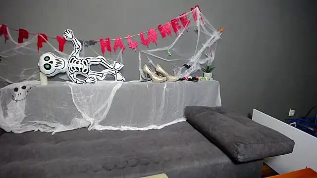 BlondyLeeBest online show from November 1, 2025, 8:11 pm