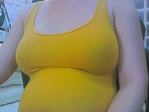 Snapshot of keepmepregnantT chatting on June 15, 2026, 10:28 am keepmepregnantT online show from June 15, 2026, 10:28 am