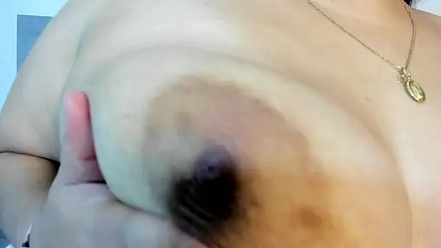 Snapshot of EmmaSmith2 chatting on March 23, 2025, 5:21 am EmmaSmith2 online show from March 23, 2025, 5:21 am