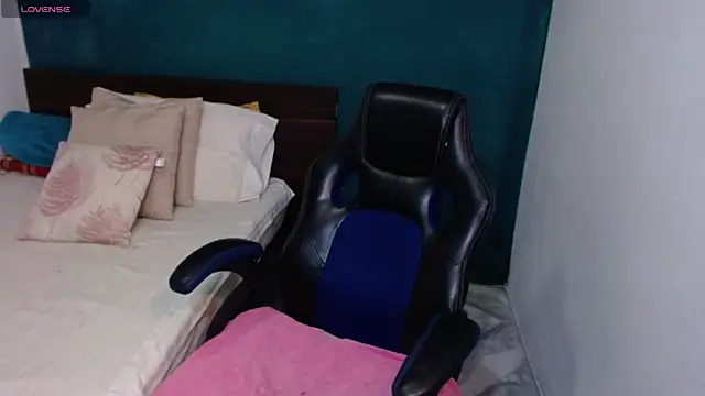 scaelettdubois online show from February 8, 2026, 10:35 pm