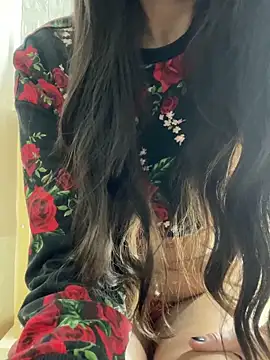 SHARONRodrig online show from October 6, 2025, 9:01 pm