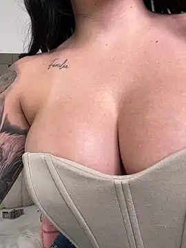 ALISSON FOXXX1 online show from February 13, 2026, 10:50 pm