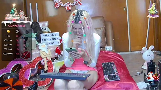 Skinygirl online show from December 19, 2024, 3:51 am