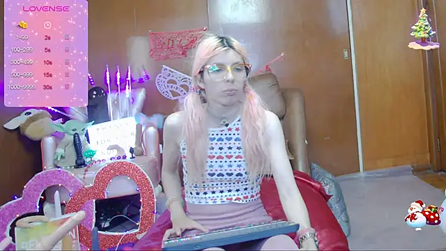 Skinygirl online show from March 3, 2025, 10:42 pm