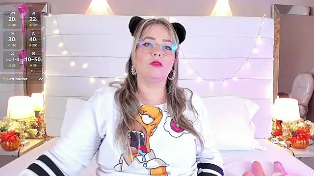 Charlotte93  online show from October 7, 2025, 12:24 pm