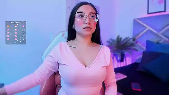 lucy neil online show from October 24, 2025, 2:41 am