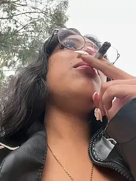 vaness weet online show from February 11, 2025, 1:30 pm