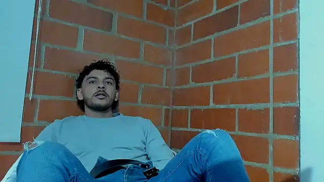 tuyo1995 online show from December 9, 2024, 9:26 pm