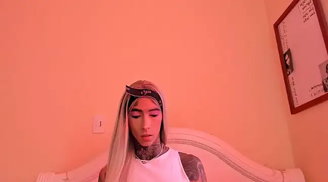 Snapshot of drippyorlovee chatting on January 15, 2025, 1:41 pm drippyorlovee online show from January 15, 2025, 1:41 pm
