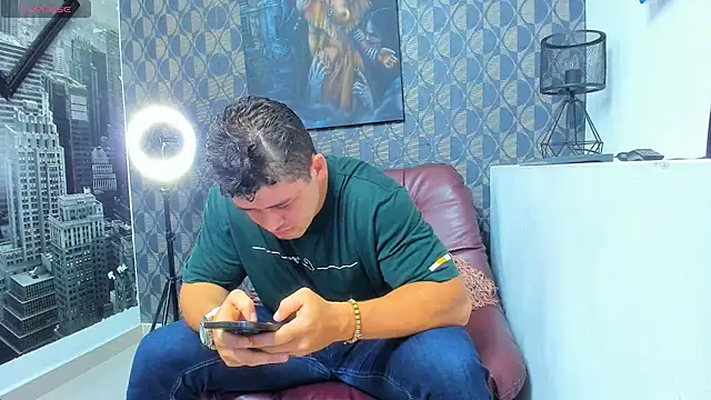 Leonsmoron online show from December 21, 2025, 10:50 pm