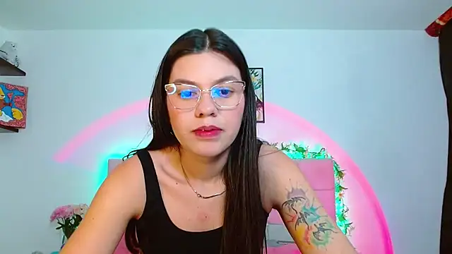 Layla Rachel online show from September 11, 2025, 1:28 am