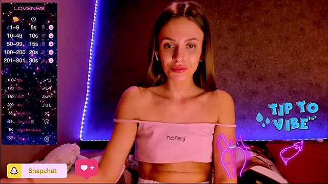 Snapshot of madina_taher chatting on February 11, 2025, 8:52 pm madina taher online show from February 11, 2025, 8:52 pm