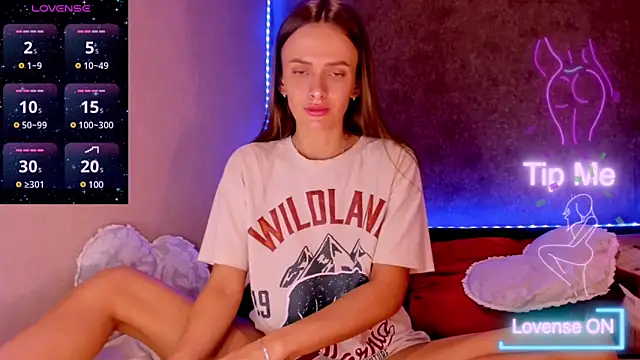 Snapshot of madina_taher chatting on March 13, 2025, 12:16 am madina taher online show from March 13, 2025, 12:16 am