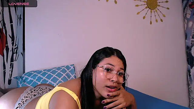 caylinhot7 online show from March 11, 2026, 5:02 am