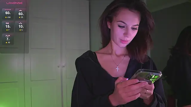 Snapshot of -JuicyMolly- chatting on October 27, 2025, 3:38 pm -JuicyMolly- online show from October 27, 2025, 3:38 pm