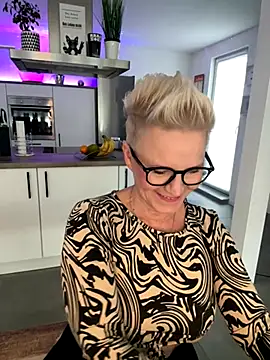 Snapshot of German_Milf chatting on November 10, 2025, 2:05 pm German Milf online show from November 10, 2025, 2:05 pm