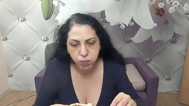 SweetArtemis online show from November 22, 2025, 5:56 pm