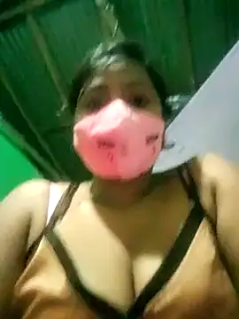 Shristiprakash0 online show from February 2, 2025, 4:32 pm