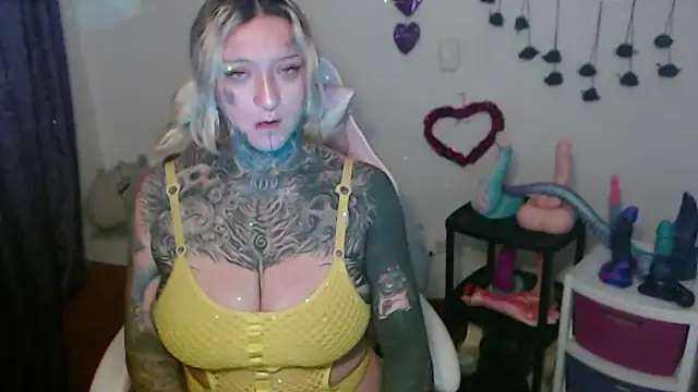 SLOPPYTITSS online show from April 3, 2026, 10:35 am