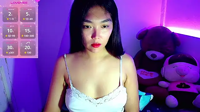 TR4NSCUTI3 online show from October 24, 2025, 7:32 pm