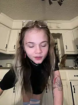 Snapshot of Cutiepiespanks chatting on February 23, 2025, 8:17 am Cutiepiespanks online show from February 23, 2025, 8:17 am