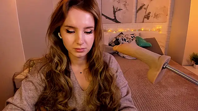 Betty June online show from February 12, 2025, 1:19 am