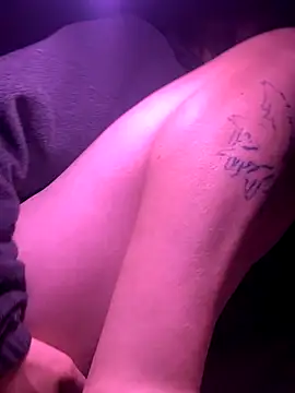 mommyslittlefemboy online show from December 2, 2025, 10:20 am