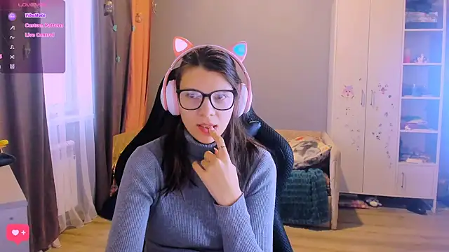 MollyLollipop online show from March 3, 2026, 2:07 am