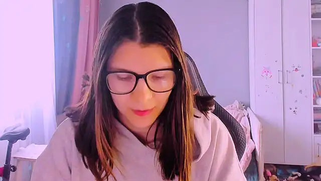 MollyLollipop online show from May 25, 2026, 4:18 am