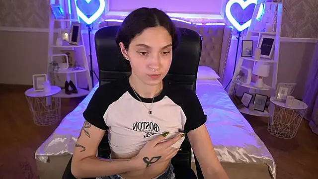 Snapshot of BabyFlowerr chatting on January 9, 2025, 5:34 am BabyFlowerr online show from January 9, 2025, 5:34 am