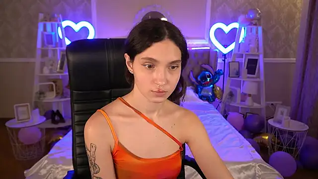 Snapshot of BabyFlowerr chatting on February 4, 2025, 5:10 am BabyFlowerr online show from February 4, 2025, 5:10 am
