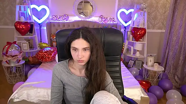 Snapshot of BabyFlowerr chatting on February 20, 2025, 5:01 am BabyFlowerr online show from February 20, 2025, 5:01 am