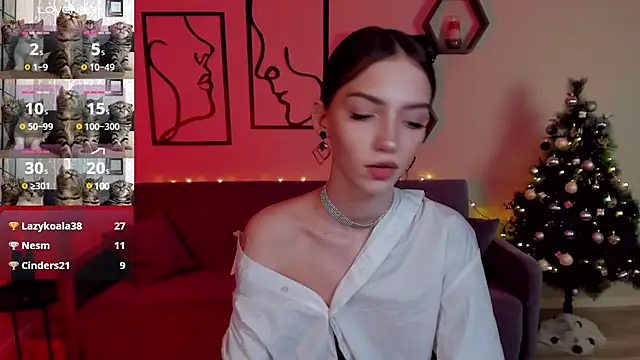 SophieCatty online show from December 30, 2024, 7:48 am