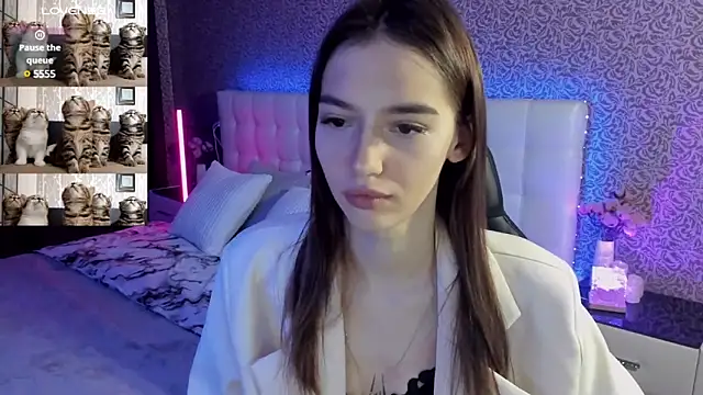 SophieCatty online show from March 3, 2025, 7:32 am