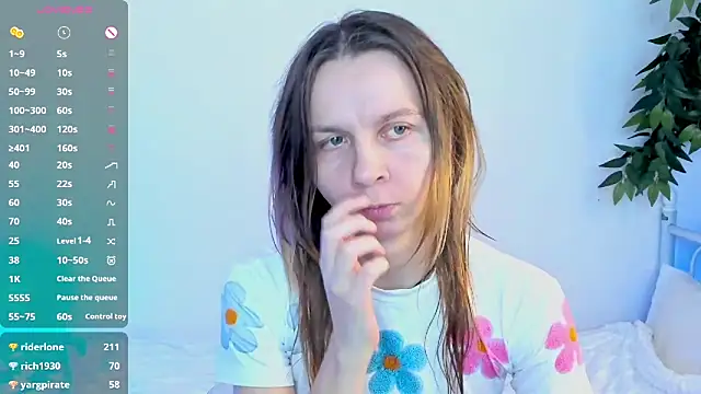 Snapshot of Bell_a_mi_ chatting on February 22, 2026, 12:56 am Bell a mi online show from February 22, 2026, 12:56 am