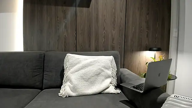 itsyourcassie online show from September 14, 2025, 12:32 am