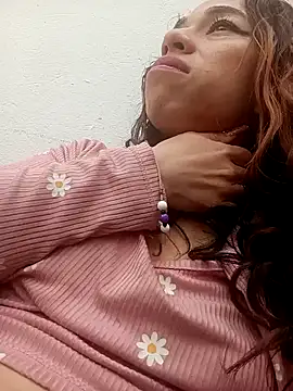 ZulyMichels online show from December 19, 2024, 3:41 pm