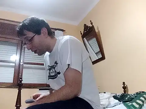 Snapshot of White_rabbit_ chatting on December 6, 2024, 9:02 pm White rabbit  online show from December 6, 2024, 9:02 pm