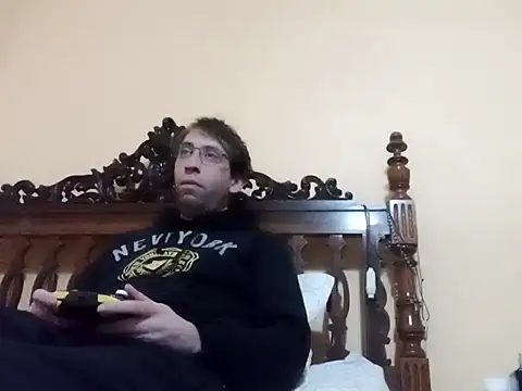 Snapshot of White_rabbit_ chatting on January 7, 2025, 3:02 pm White rabbit  online show from January 7, 2025, 3:02 pm