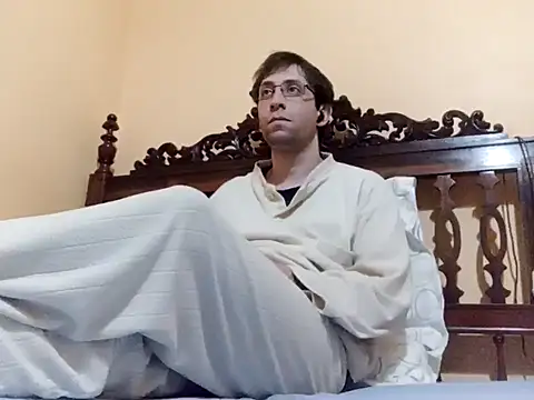 Snapshot of White_rabbit_ chatting on January 11, 2025, 12:33 am White rabbit  online show from January 11, 2025, 12:33 am