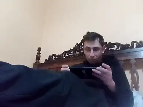 Snapshot of White_rabbit_ chatting on January 19, 2025, 10:06 pm White rabbit  online show from January 19, 2025, 10:06 pm