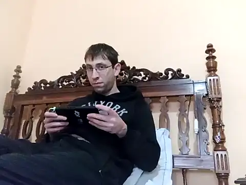 Snapshot of White_rabbit_ chatting on January 21, 2025, 9:57 am White rabbit  online show from January 21, 2025, 9:57 am