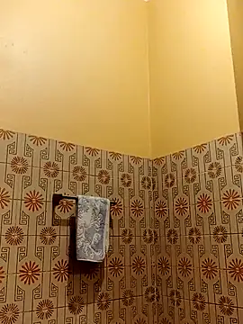 Snapshot of White_rabbit_ chatting on February 5, 2025, 8:35 pm White rabbit  online show from February 5, 2025, 8:35 pm